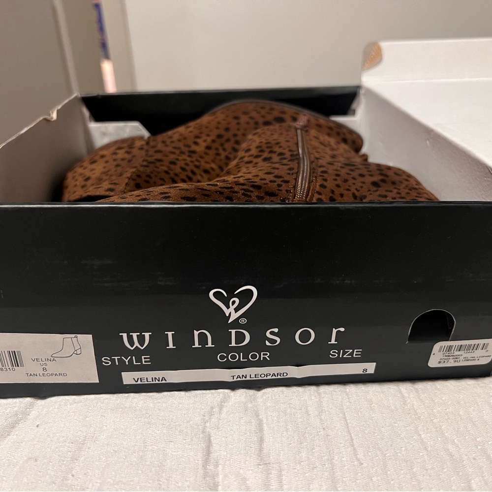 ๐ WINDSOR Booties ๐ - Picture 2 of 4